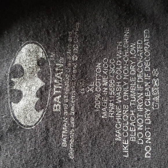Batman T Shirt - Picture 7 of 7